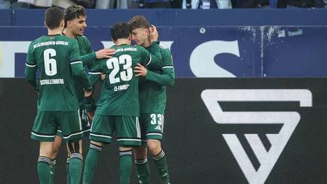 Schalke 04 will die Tabellenspitze festigen