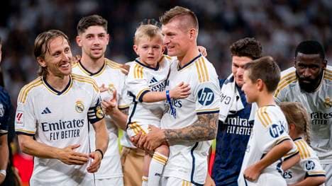 Folgt Luka Modric (l.) Toni Kroos in den Ruhestand?