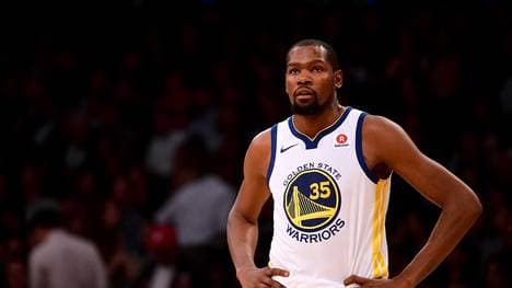 Golden State Warriors v Los Angeles Lakers