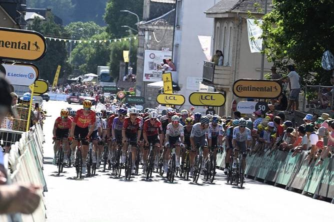 Crash! Acht verletzte Tour-Zuschauer