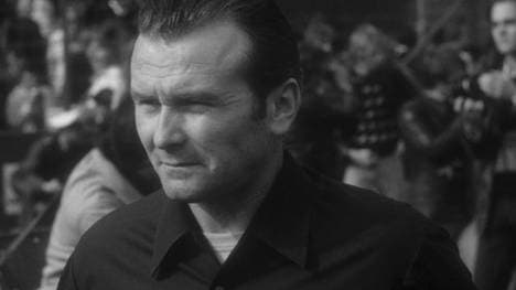 Kurt Tschenscher zeigte als erster Schiedsrichter eine Gelbe Karte