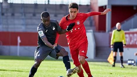 Mamin Sanyang (l.) wechselt zum FC Bayern