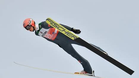 Karl Geiger musste sich bei der Qualifikation zum ersten Springen der Vierschanzentournee mit Rang 23 begnügen