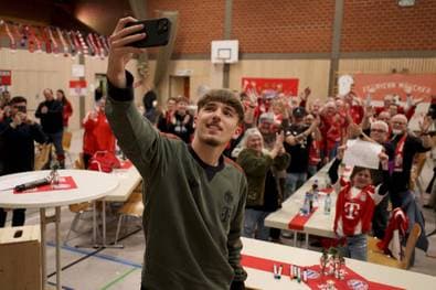 Fan-These: "Wollen Karl und Ballack ein subtiles Signal senden?"