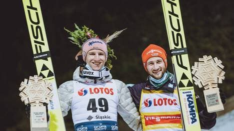 Markus Eisenbichler (r.) gewann vor Karl Geiger