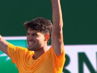 Im Achtelfinale vom Masters in Indian Wells lässt der Weltranglistenerste Carlos Alcaraz dem tapfer kämpfenden Caspar Ruud am Ende keine Chance und zieht ins Viertelfinale ein.