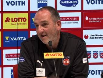 Frank Schmidt findet nach der 0:2-Pleite gegen den HSV klare Worte zur Heidenheimer Lage. Trotz der "Scheiß-Situation" fordert der Trainer bedingungslosen Zusammenhalt, um das "Unmögliche" zu schaffen.