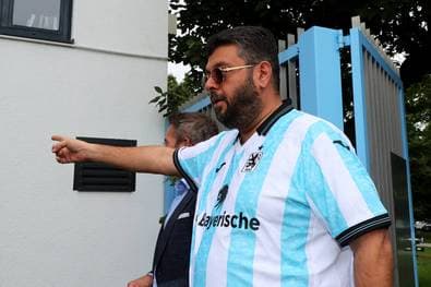 "Und ich bin weiterhin hier"