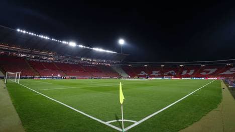 Im Stadion von Roter Stern Belgrad könnte bald wieder der Ball rollen