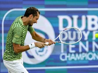 Stars verlassen Kriegsgebiet