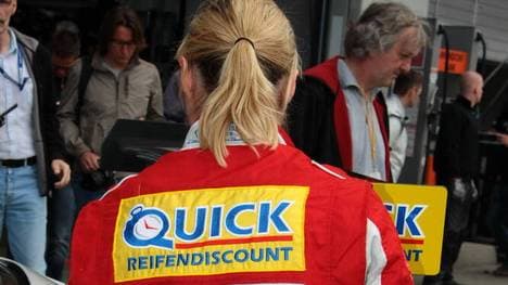 Sabine Schmitz hat als einzige Frau bisher 2 mal das 24-Stunden Rennen auf dem Nürburgring gewonnen