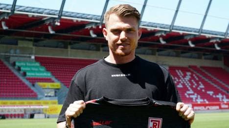 Steve Breitkreuz unterschreibt bei Jahn Regensburg