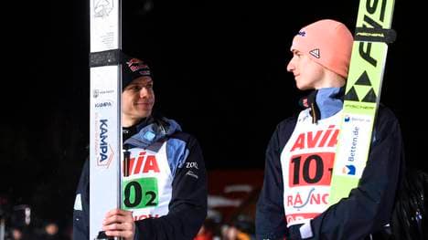 Auch Andreas Wellinger (l.) und Karl Geiger erwischten in Lahti einen schlechten Tag