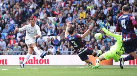 Real Madrid CF v SD Eibar - La Liga