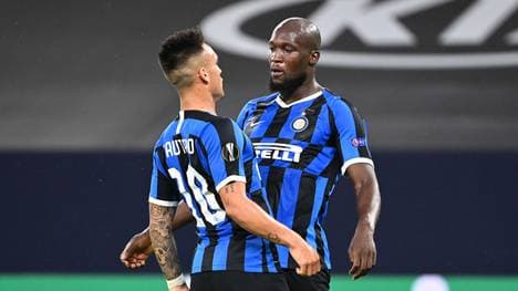 Romelu Lukaku jubelt mit Lautaro Martínez über sein Tor