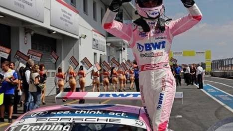 Porsche-Fahrer Thomas Preining jubelte beim Finale Ã¼ber Rennsieg und Titel