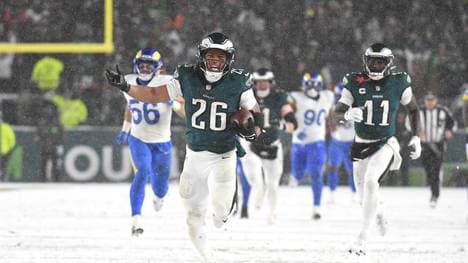Die Philadelphia Eagles setzen sich im Schneetreiben durch