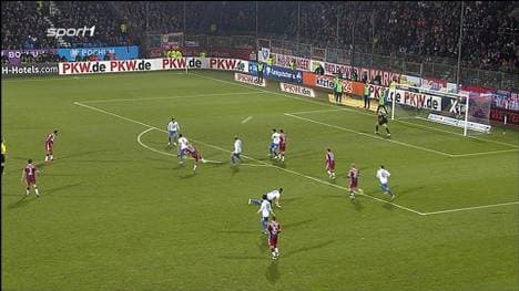 Arjen Robben erzielt das 5:1 im Testspiel beim VfL Bochum