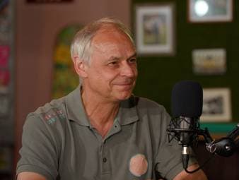 Im SPORT1-Podcast "Deep Dive" spricht Weltmeister Olaf Thon mit Host Lenny Peteanu über die Verletzung von Lennart Karl und zieht dabei einen überraschenden Vergleich zu einem Weltklasse-Spieler.