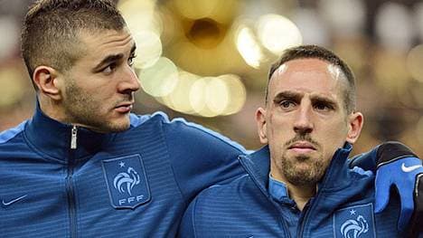 Franck Ribery (hier rechts neben Benzema) feiert 2006 sein Debüt für die Equipe Tricolore