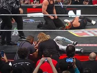 WWE-Schock im Live-TV: Neue Sorgen um eine Ikone