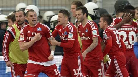 FBL-GER-BUNDESLIGA-KARLSRUHE-HAMBURG