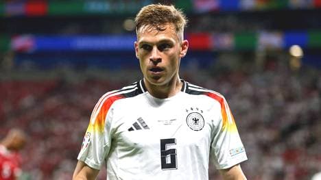 Joshua Kimmich bleibt Rechtsverteidiger