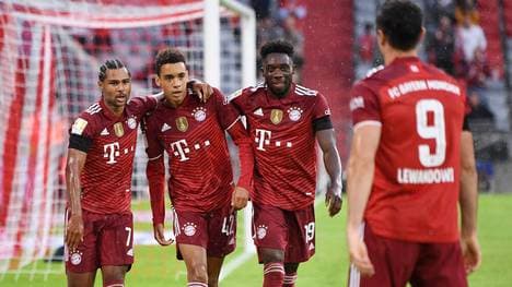 Jamal Musiala (2.v.l.) überzeugte gegen Köln