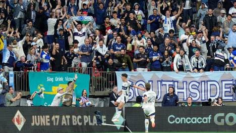 Sebastian Berhalter feiert seinen Treffer