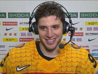 Freddie Tiffels hat die deutsche Eishockey-Nationalmannschaft mit seinem Treffer zum 4:3 in der Overtime gegen die USA ins WM-Finale geführt. 