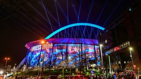 Die beleuchtete Lanxess Arena