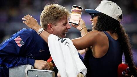 Tara Davis-Woodhall feiert mit ihrem Ehemann Hunter Woodhall