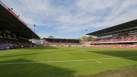 Bei der Mitgliederversammlung von Energie Cottbus ist es zum Eklat gekommen