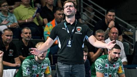 Meistertrainer Jaron Siewert hat sich nach seinem Aus bei den Füchsen Berlin zu Wort gemeldet