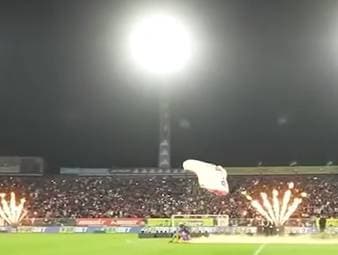 Der kapverdische Torhüter Vozinha hat einen Sechsmonatsvertrag beim chilenischen Spitzenverein Colo-Colo unterschrieben. Die Fans zeigten sich bei der Vorstellung des WM-Helden begeistert.