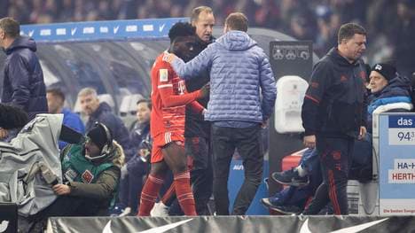 Alphonso Davies musste gegen die Hertha verletzt ausgewechselt worden