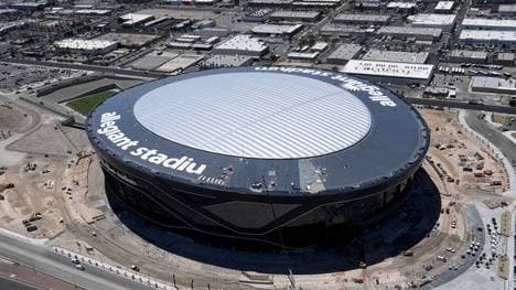 Gute Nachrichten für die Raiders: Das Stadion steht, die Toiletten funktionieren!