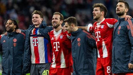 Die Bayern-Stars feiern den Halbfinaleinzug im Pokal