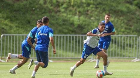 Ein Schalke-Spieler wurde positiv auf Corona getestet