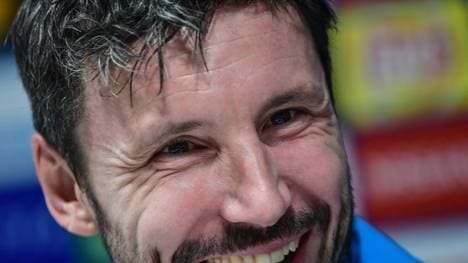 Mark van Bommel offiziell in Wolfsburg vorgestellt