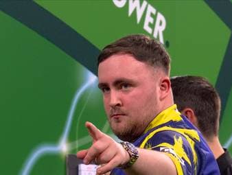 Luke Littler ist nicht zu stoppen. Gegen Suljović lässt der Titelverteidiger keine Zweifel an seinem Favoritenstatus und bricht seinen eigenen Average-Rekord.