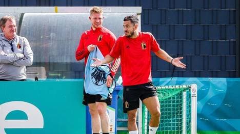 Kevin De Bruyne (l.) steht gegen Italien in der Startelf, Eden Hazard fehlt