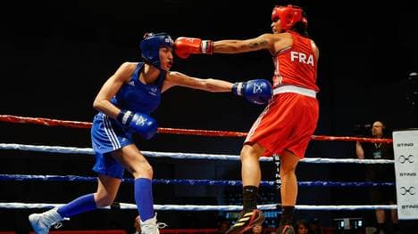 Maelys Richol (l.) darf nicht bei der WM boxen