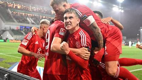 Fortuna Düsseldorf führt die Tabelle der 2. Liga an