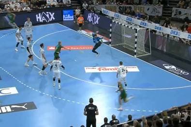 Spektakel im Topspiel! Wolff-Ersatz stürzt die Übermannschaft