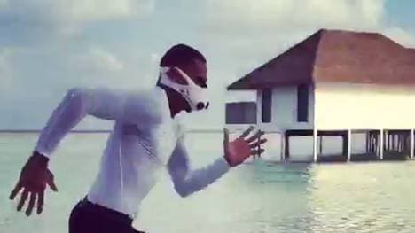 Kevin-Prince Boateng am Strand