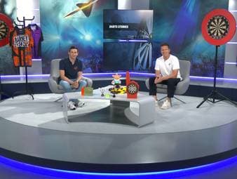 Basti Schwele und Robert Marijanovic präsentieren die Darts Stories von Raymond van Barneveld