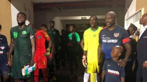Der ehemalige Weltfußballer George Weah spielt mit 51 noch einmal für Liberia