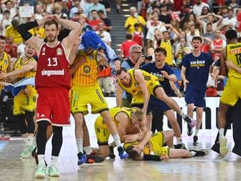 Der FC Bayern Basketball führt zur Halbzeit mit 20 Punkten Vorsprung - und verliert dennoch das meisterschaftsentscheidende Spiel 5. Stattdessen feiert ALBA Berlin den Titel in der Basketball-Bundesliga.