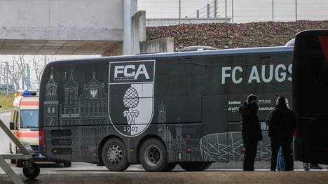 Beim FC Augsburg kam es zu einem verstörenden Zwischenfall